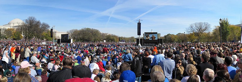 A panoramic photograph of the Rally to Restore Sanity in Washington DC on 30 October 2010